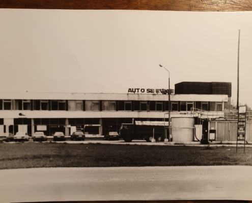 AUTOTEENINDUS 1990NDATEL